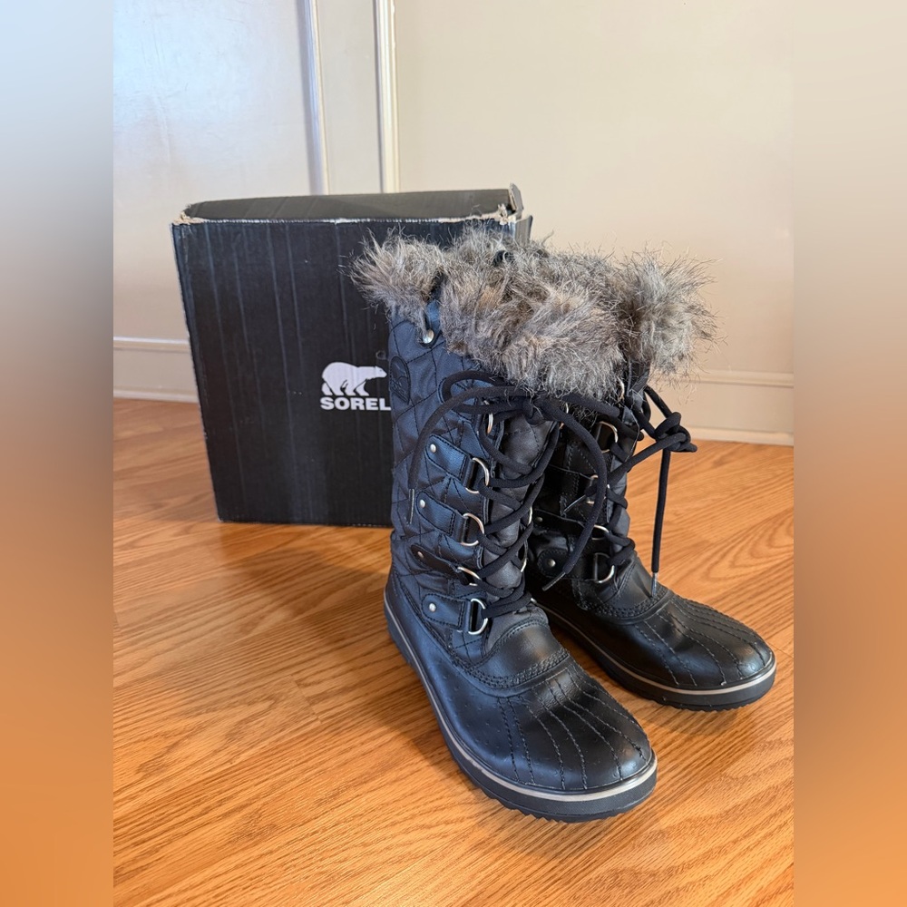 Sorel Black Boots with Gray Fur Trim 8.5